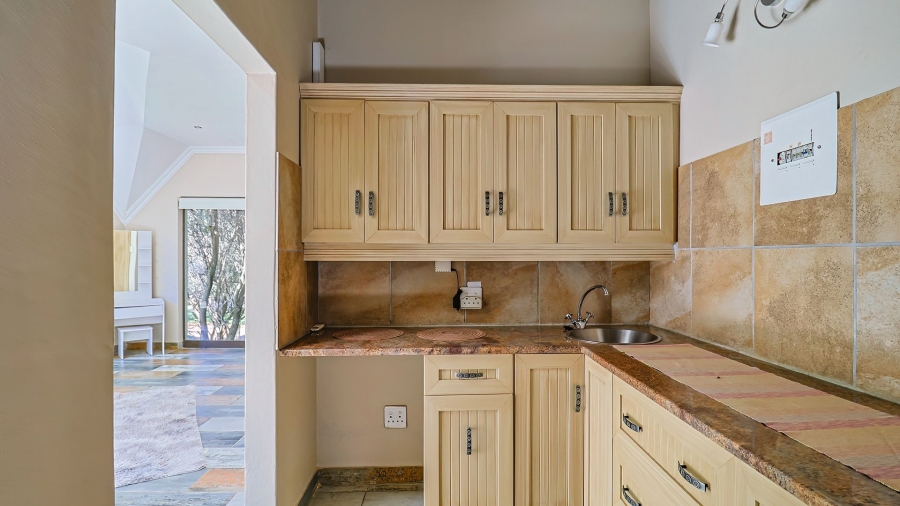 5 Bedroom Property for Sale in Kshane North West